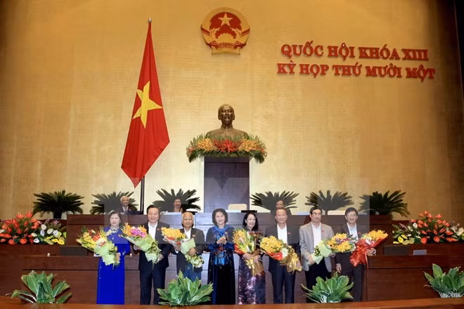 Lawmakers elect NA Vice Chairs, heads of NA committees ảnh 1
