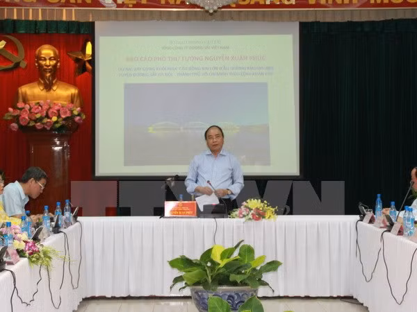 Deputy PM requires quicker collapsed Ghenh bridge rebuilding ảnh 1