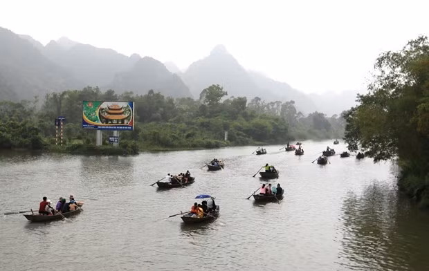 A trip to Huong Son landscape complex - the land of Buddha ảnh 3