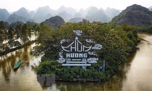 A trip to Huong Son landscape complex - the land of Buddha ảnh 1