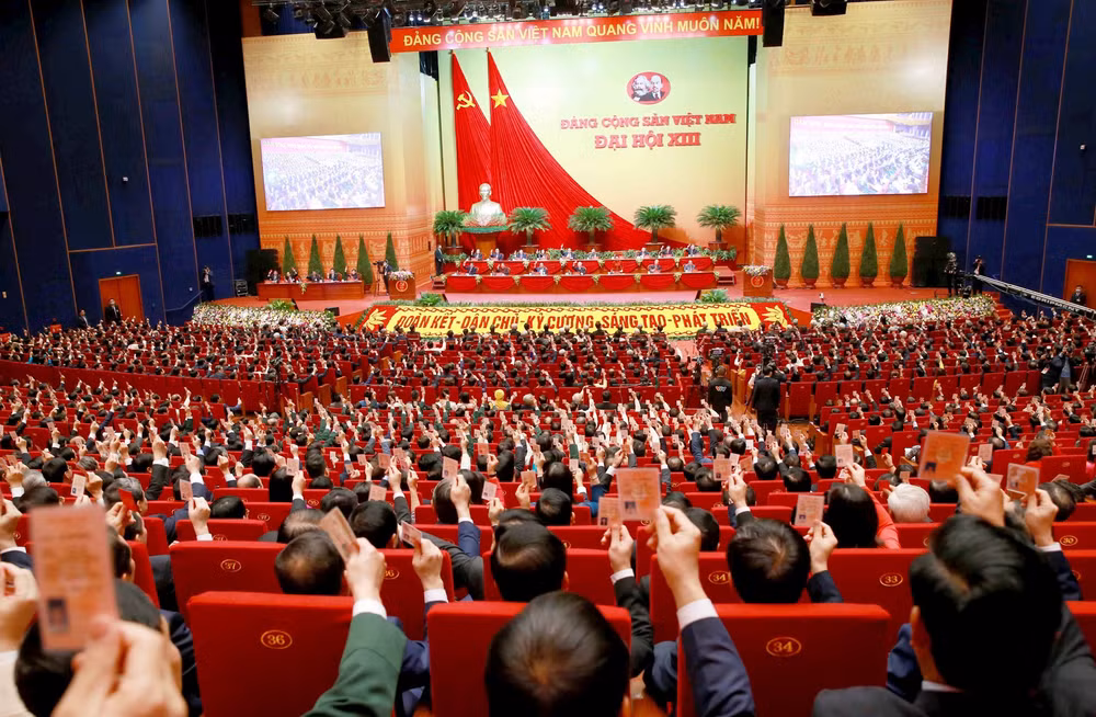 Nation staying united, resolved to build stronger, more prosperous, happier Vietnam: Party leader ảnh 2
