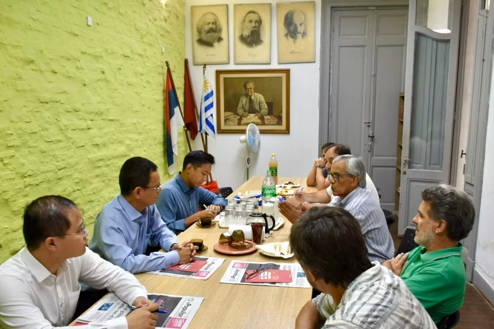 Uruguay party leader hails CPV’s role in Vietnam’s achievements ảnh 2