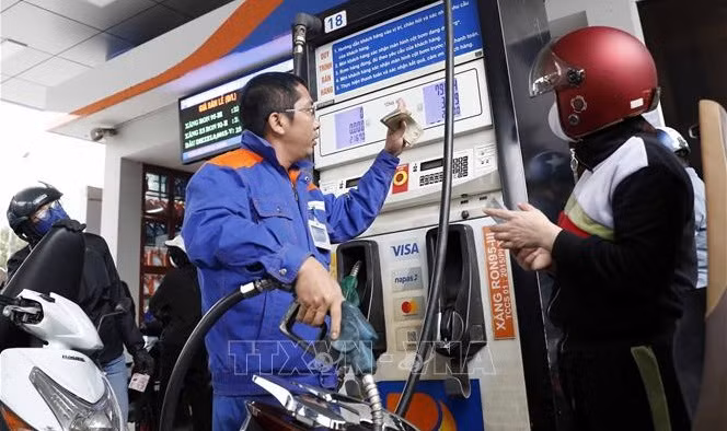 Petrol prices up in latest adjustment ảnh 1