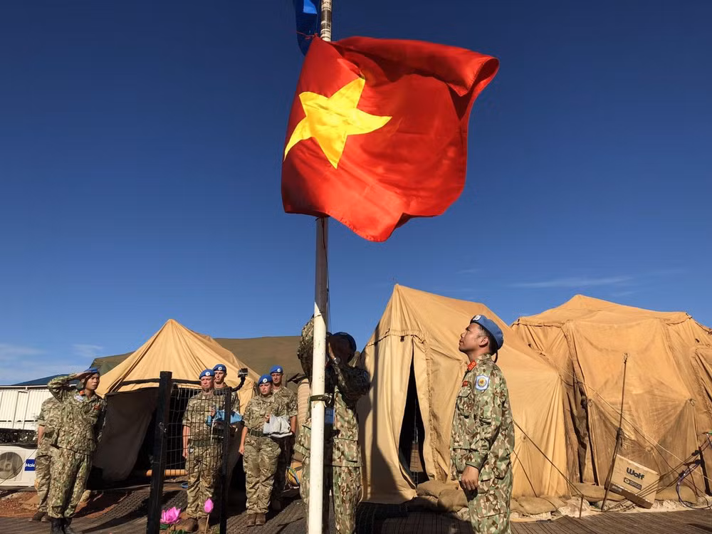 Deputy defence minister calls for promoting Vietnamese army's image on int'l stage ảnh 1