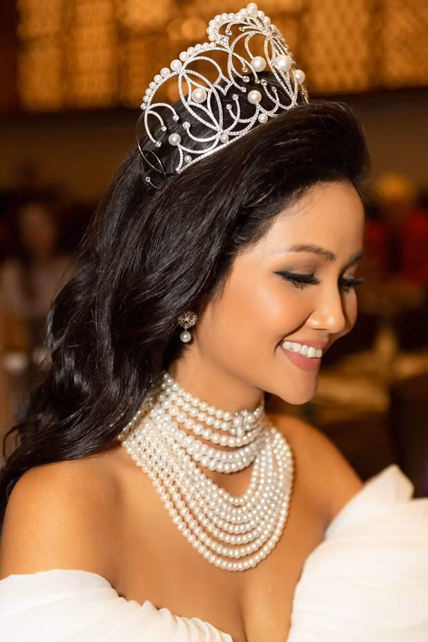 Miss Universe Vietnam: H'HenNie to keep the crown for her own ảnh 2