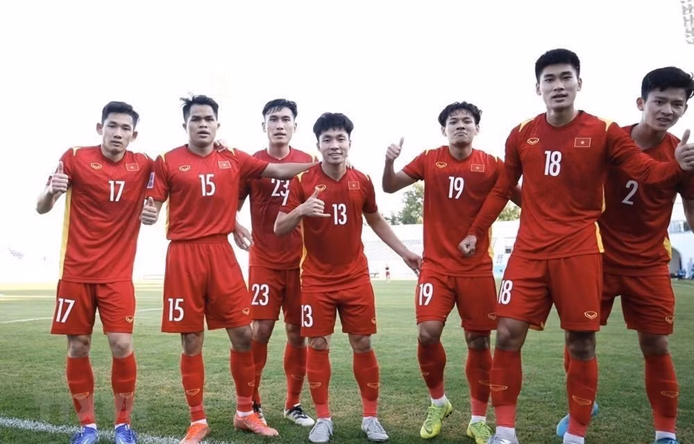 Vietnam defeat Malaysia 2-0, advance to U23 Asian Cup quarterfinals ảnh 1