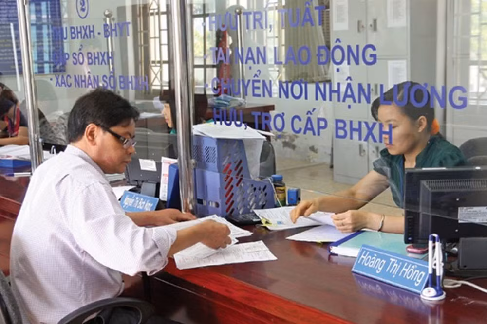 Over 16.7 million people join social, unemployment insurance ảnh 1