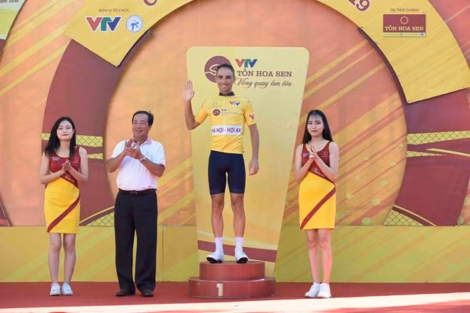 Bike Life Dong Nai triumphs VTV int’l cycling tournament ảnh 1