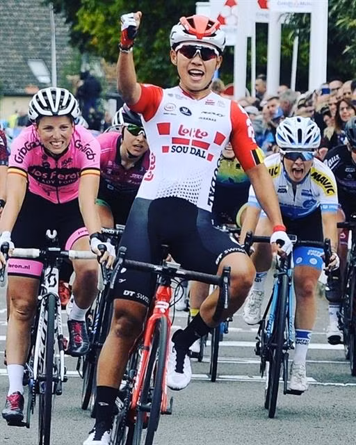 Vietnamese cyclist wins French cycling race ảnh 1