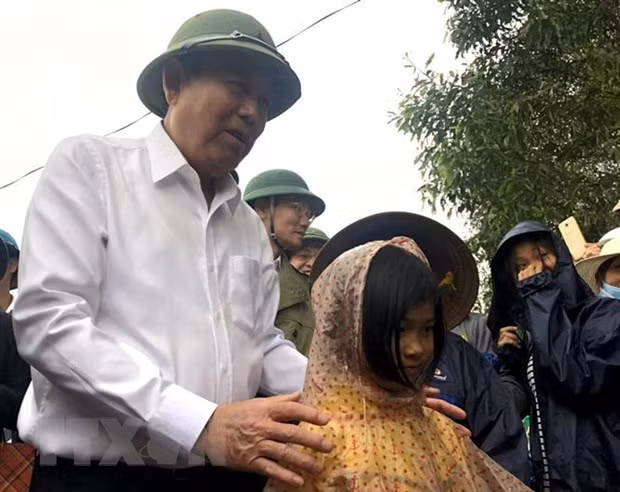 More support sent to flood-affected people in central region ảnh 1