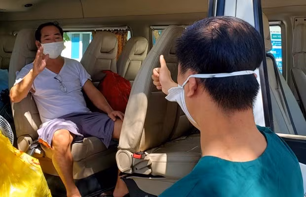 Da Nang closes COVID-19 treatment hospital ảnh 1