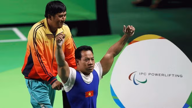 Paralympian powerlifter to receive free AirAsia flights for life ảnh 1 Paralympian powerlifter to receive free AirAsia flights for life ảnh 1
