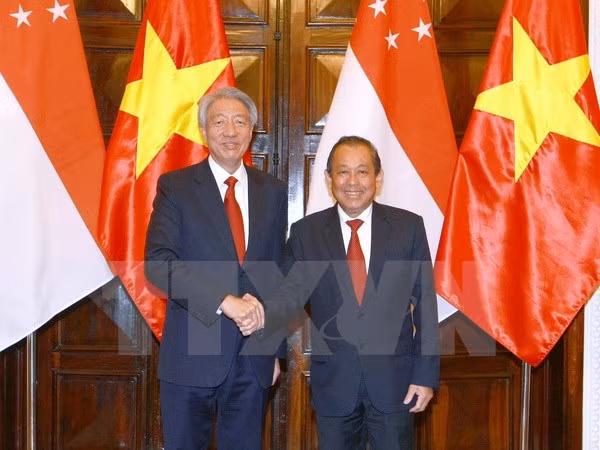 Vietnam, Singapore Deputy PMs hold talks ảnh 1
