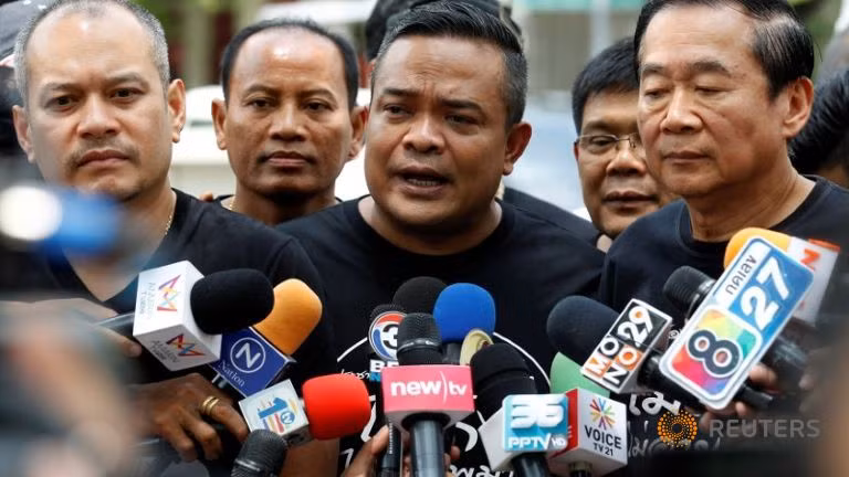 Thai Red Shirt leader imprisoned for using harsh words ảnh 1