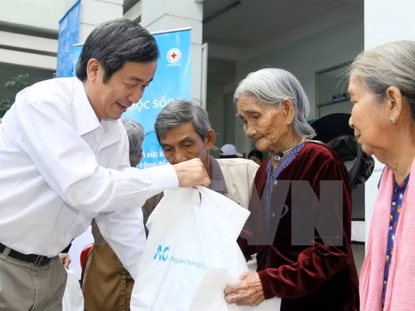 HCM City authorities ensure warm Tet for everyone ảnh 1