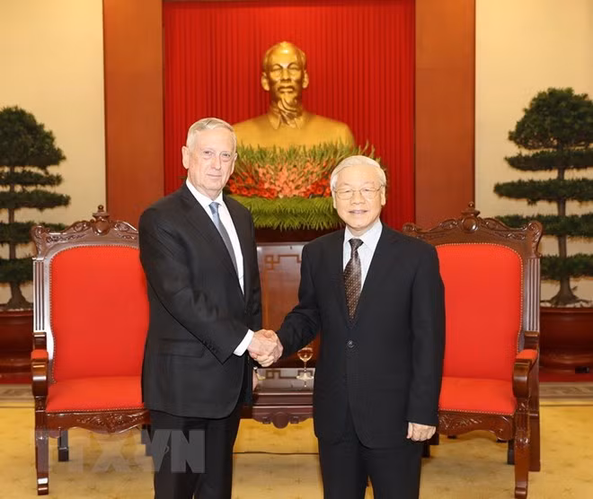 Party chief welcomes US Secretary of Defence ảnh 1