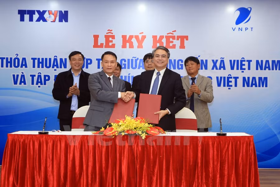 Vietnam News Agency signs cooperation agreement with telecom group ảnh 1 Vietnam News Agency signs cooperation agreement with telecom group ảnh 1
