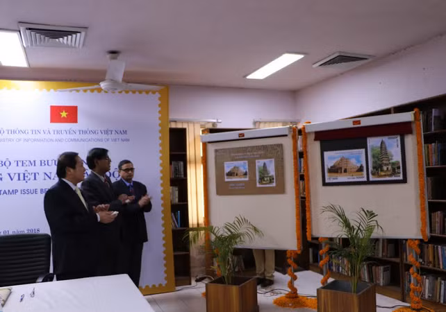 Vietnam, India release commemorative postage stamps ảnh 1