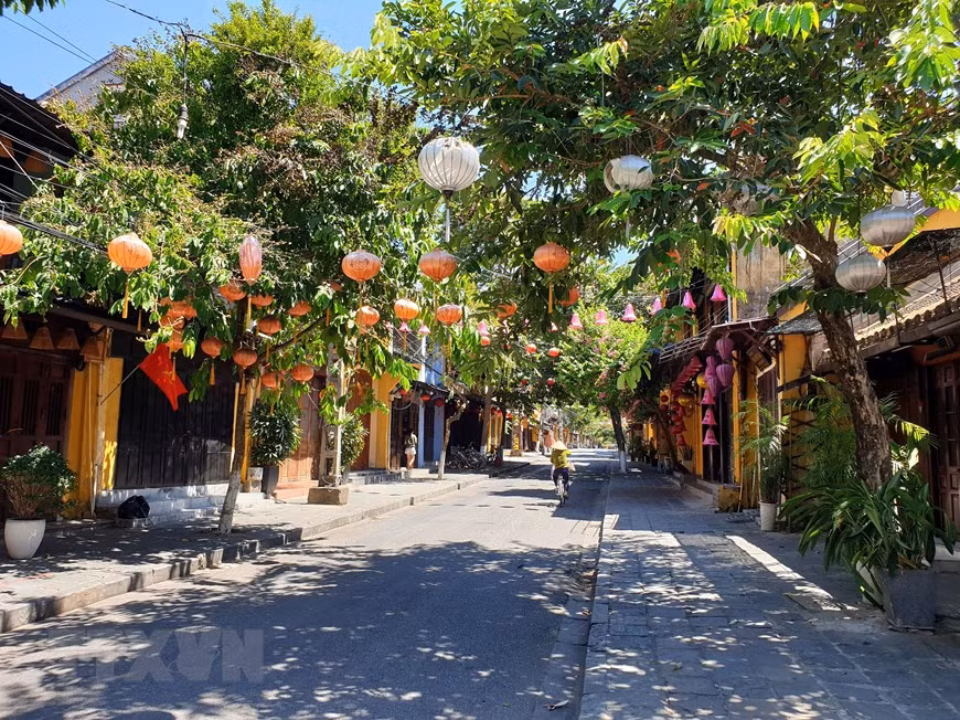 COVID-19: Tourism administration urges safety measures for travellers ảnh 1