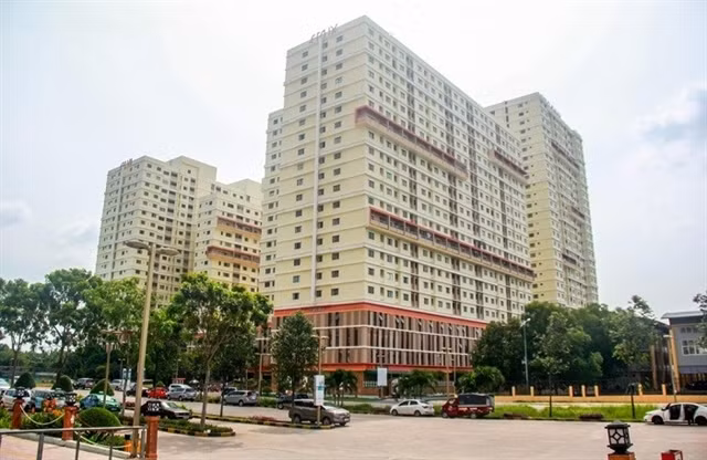 Banks to sell collateral assets amid fears of rising bad debts ảnh 1