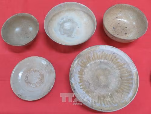 Nam Dinh Museum receives over 60 antiques ảnh 1
