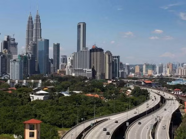 GDP of four ASEAN nations to exceed 1 trillion USD in 2030 ảnh 1