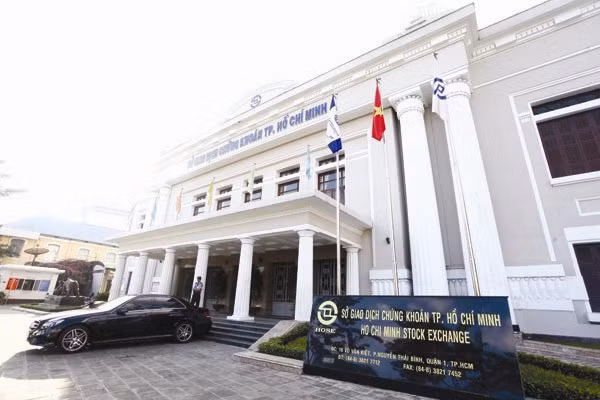 Shares worth 130m USD auctioned in Q1, says HOSE ảnh 1