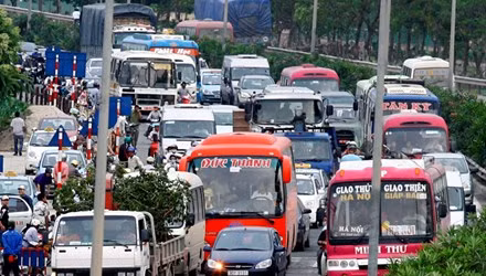 Deadline set for transport fee cut ảnh 1