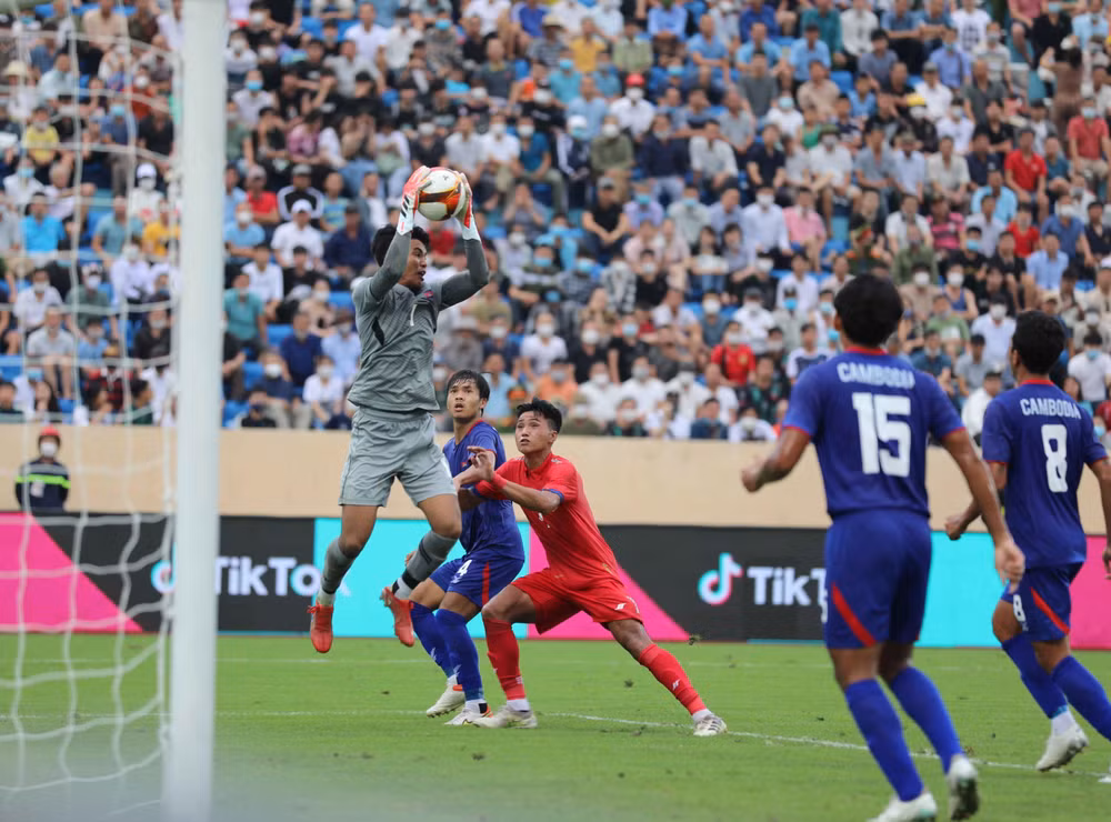 Cambodia’s coach satisfied with victory over Laos in men’s football ảnh 1 Cambodia’s coach satisfied with victory over Laos in men’s football ảnh 1