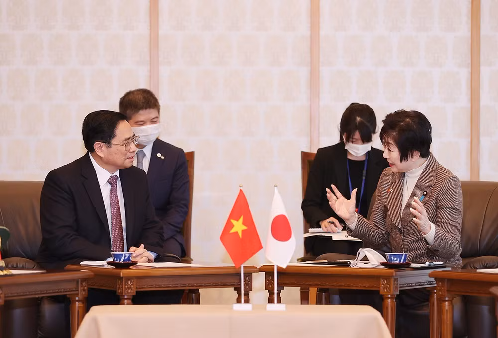 PM Pham Minh Chinh meets with leaders of Japan's Parliament ảnh 1