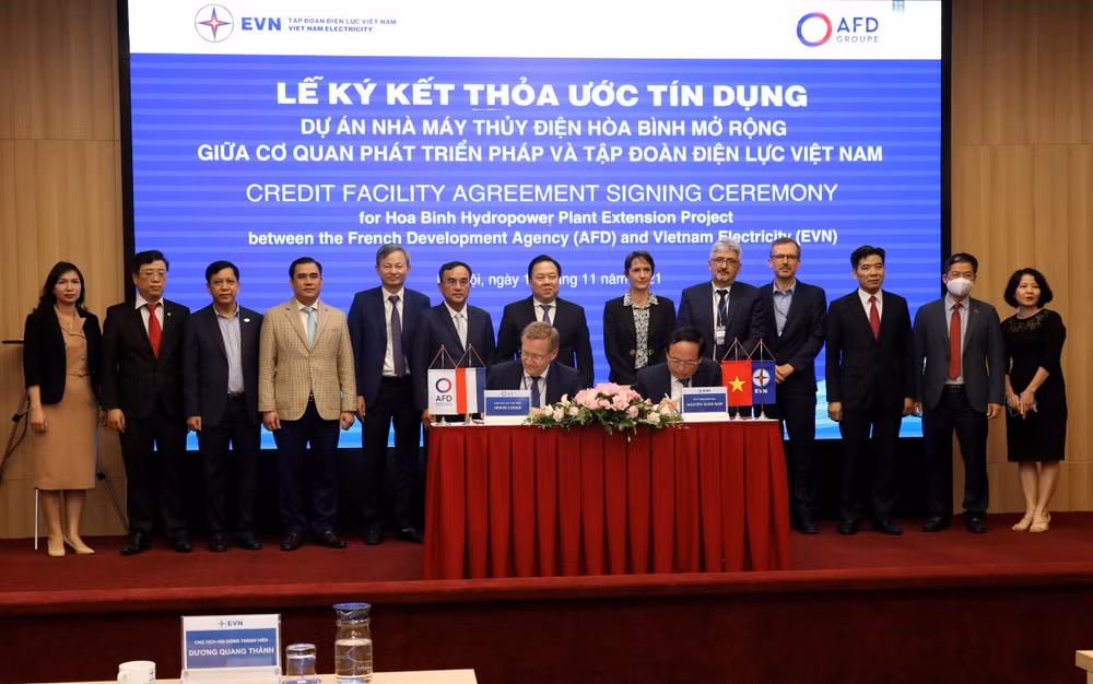 AFD provides loan of 70 million EUR for expanded Hoa Binh hydropower plant project ảnh 1 AFD provides loan of 70 million EUR for expanded Hoa Binh hydropower plant project ảnh 1