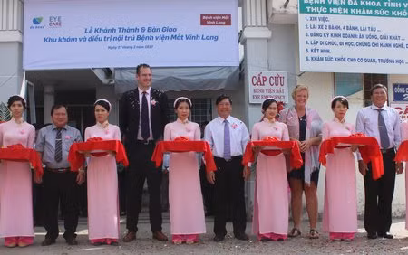 Dutch organisations support eye hospital in Vinh Long ảnh 1