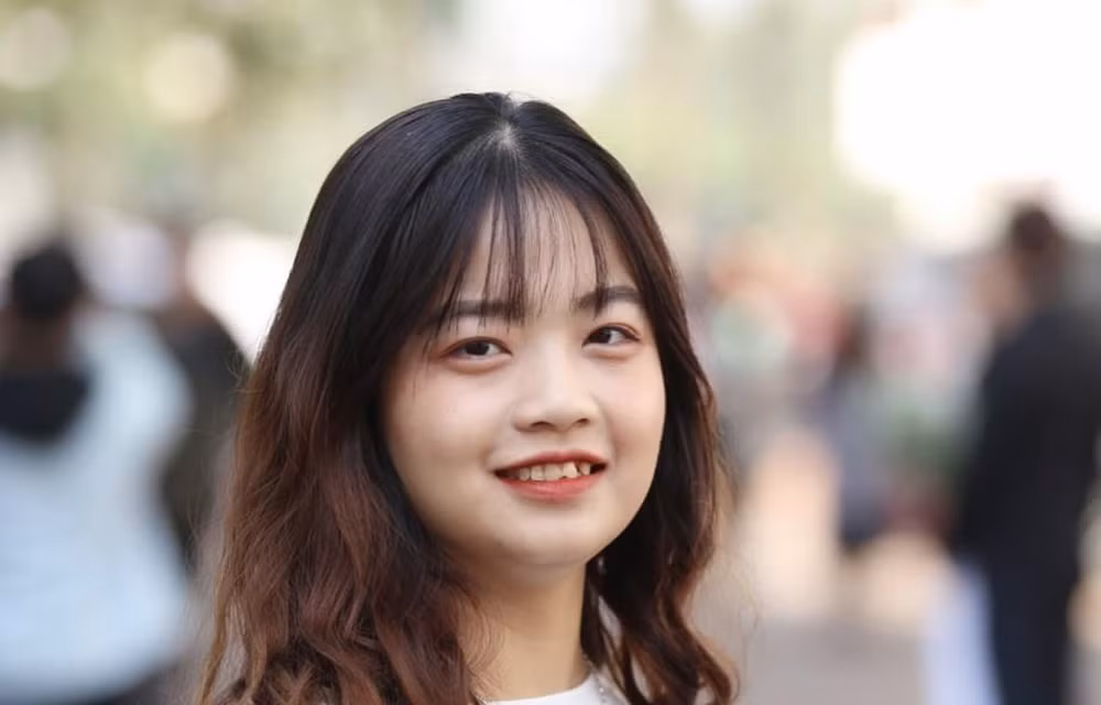 Young student devotes to Party development work in university ảnh 1