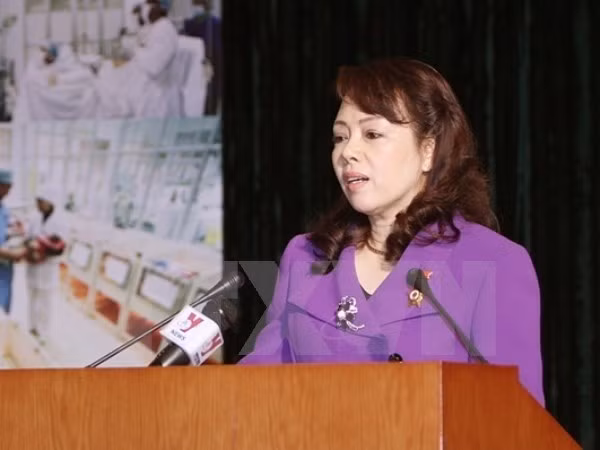 Minister calls for better health care ảnh 1