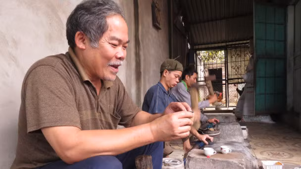 Village where golden coats of ancient statues come from ảnh 1