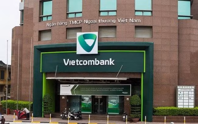Banks adjust service fees to boost retail banking segment ảnh 1