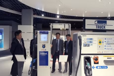 Japan supports Petrolimex to produce fuel dispensers ảnh 1