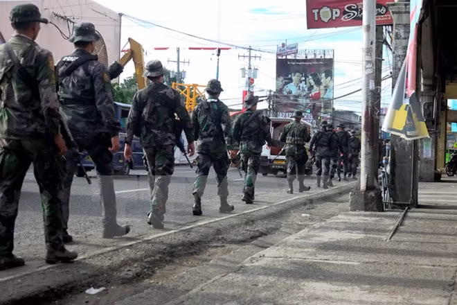  Philippines steps up raid on Islamic militants in Marawi ảnh 1