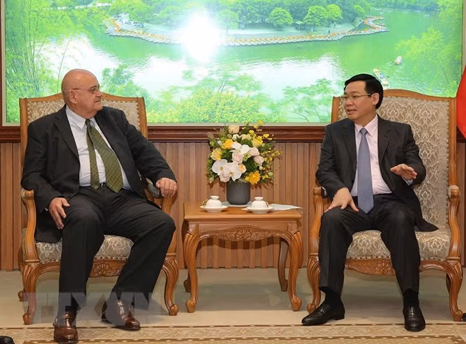 Vietnam boosts investment cooperation with Brazil, US ảnh 1