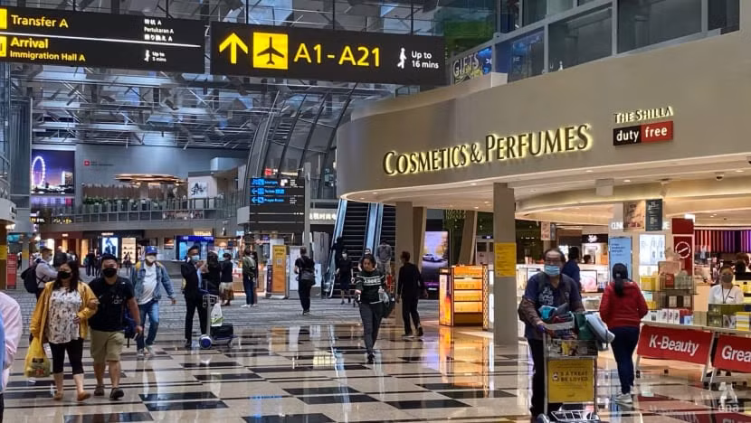 Singapore to scrap most COVID-19 restrictions from April 26 ảnh 1