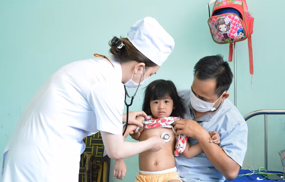 Over 3,300 suspected measles cases reported in HCM City ảnh 1
