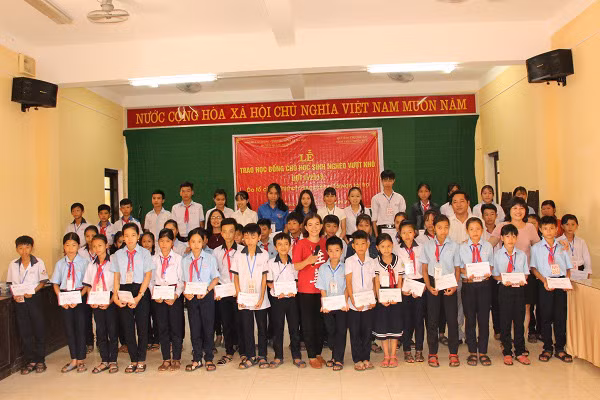 Local kids receive free check-ups and surgeries in Nghe An ảnh 1