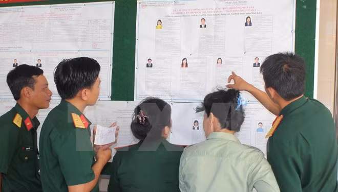 Ba Ria-Vung Tau: Voters at sea cast ballots ahead of Election Day ảnh 1 Ba Ria-Vung Tau: Voters at sea cast ballots ahead of Election Day ảnh 1