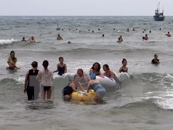 Central coastal localities asked to ensure tourism safety ảnh 1